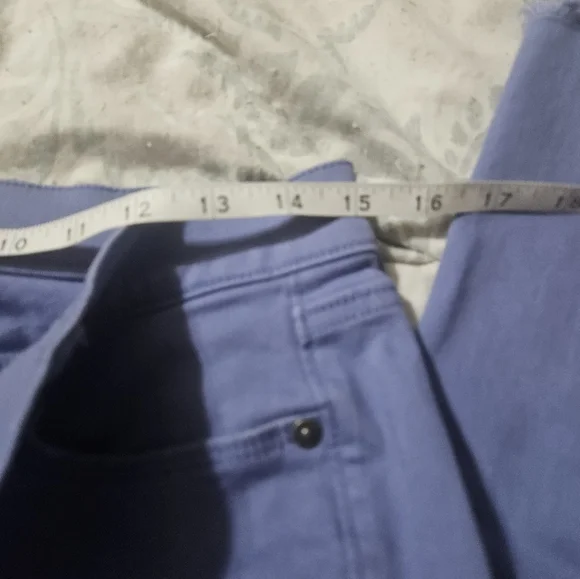 Loft lavender modern denim crop jeans! - Picture 5 of 7